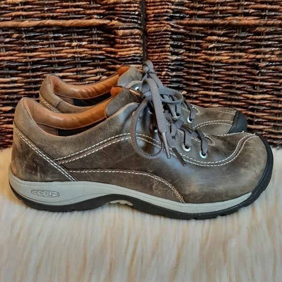 Keen 6.5 Presidio Leather Hiking Shoes Green Casual Oxfords Walking Gorpcore - Picture 1 of 7